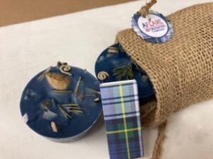 BLUE TARTAN FIRESTARTERS, Blue Winter Holiday Set of 4 Fire Starters Burlap Bag, Rustic Farmhouse Gift - Image 2
